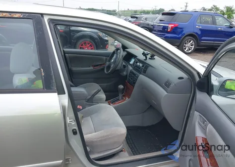 2004 Toyota Corolla Le z USA, uszkodzony, nr VIN 2T1BR32E84C259212